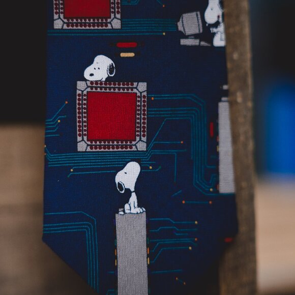 💻🐶 Vintage Peanuts “Micro Joe” Snoopy Computer Men’s Tie 💻🐶 - Picture 4 of 6
